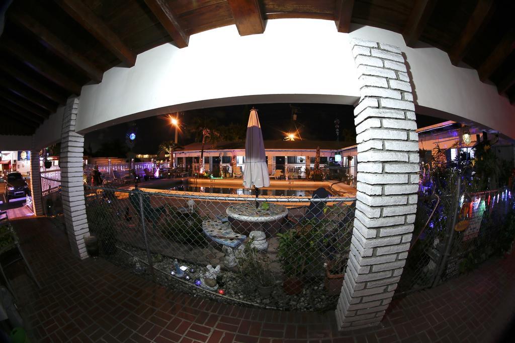 Adobe Hacienda Motel Hollywood Exteriér fotografie